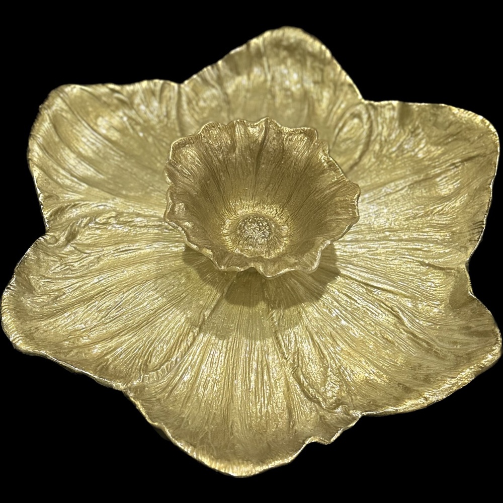 MICHAEL ARAM Daffodil Serving Platter with Dip Bowl